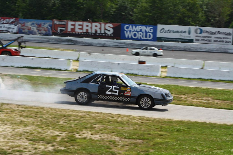 Illustration for article titled The 24 Hours Of LeMons New England 2009 Über Gallery, Part 2